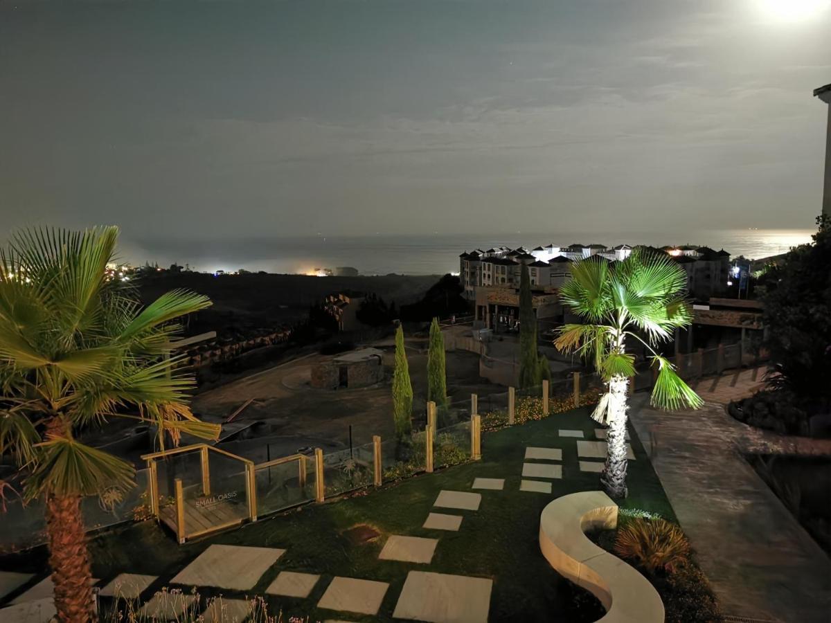 Seaside Serenity - Stylish Apartment With Spectacular Views Manilva Exterior photo