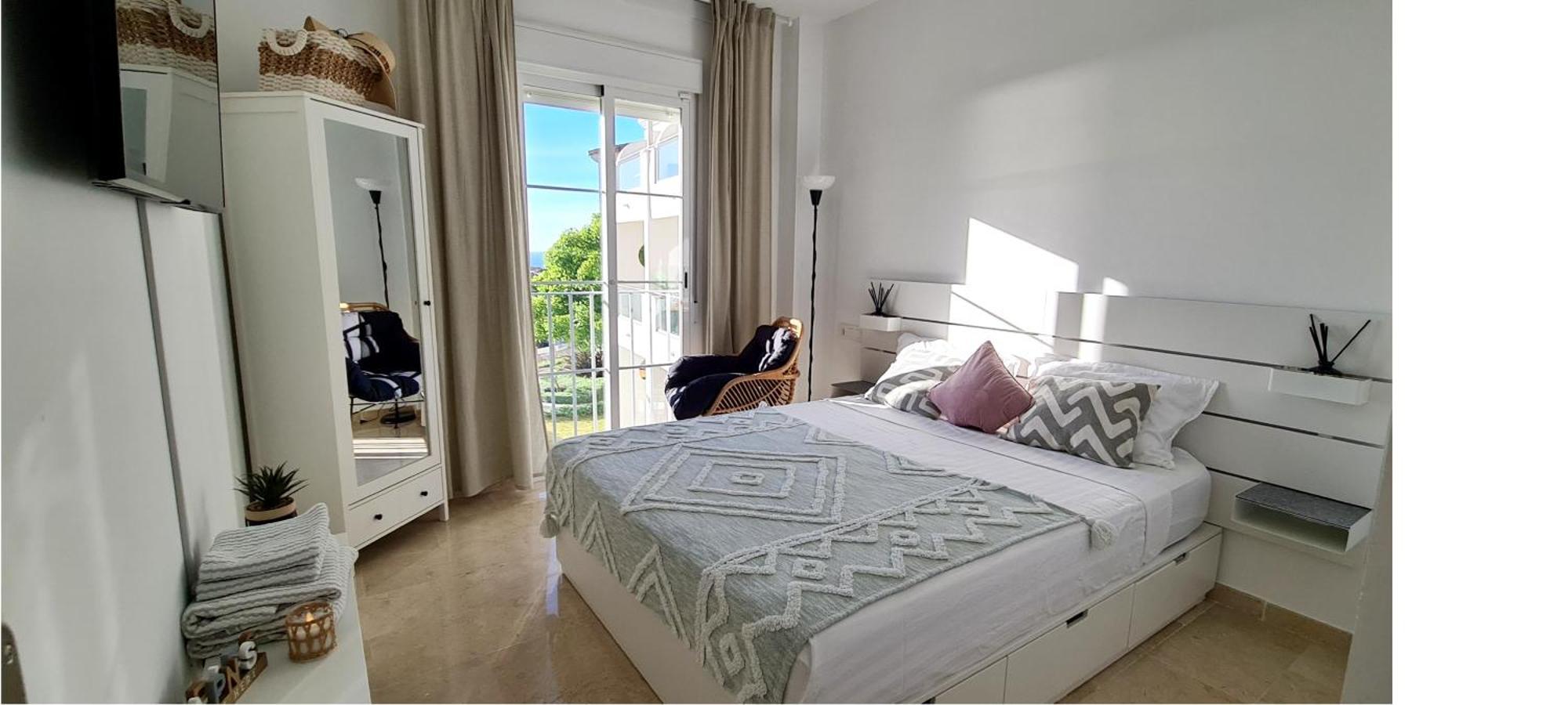 Seaside Serenity - Stylish Apartment With Spectacular Views Manilva Exterior photo